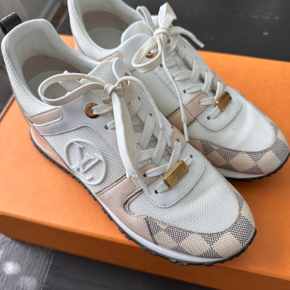 LOUIS VUITTON WOMENS RUN AWAY SNEAKER-SIZE 38 - Picture 7 of 7